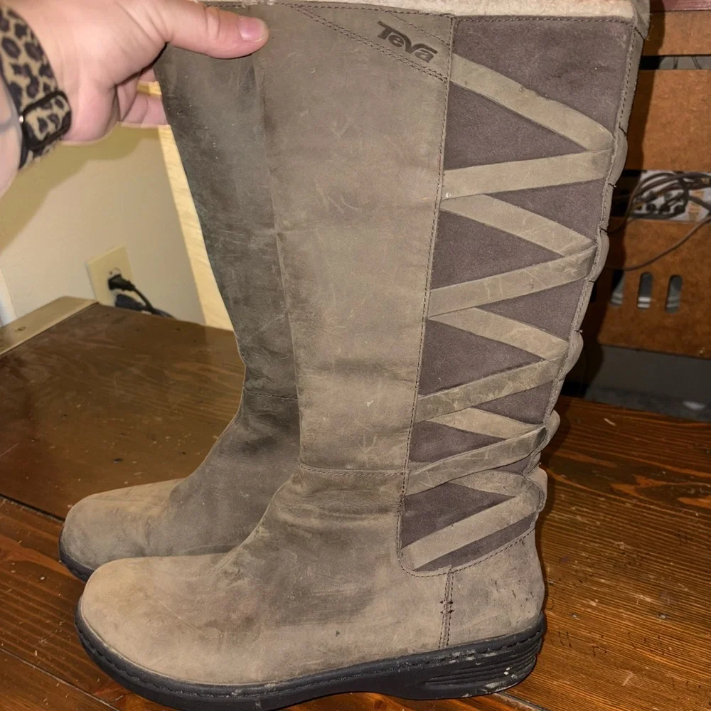 Womens Teva Boots - Picture 3 of 5
